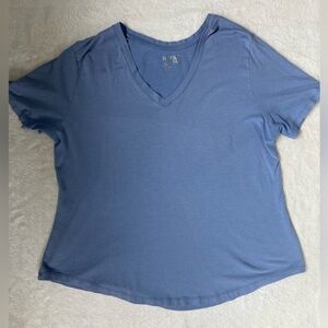 Terra & Sky Short Sleeve V-Neck Tee in Blue